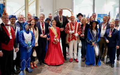 Tollitäten besuchen den Landtag – Köbberling:  „Gerade jetzt brauchen wir ein Lachen“